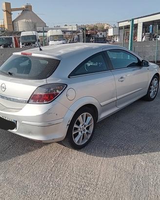 OPEL ASTRA GTC 2000 TD RICAMBI 