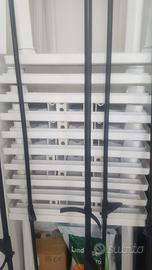 TAVOLI BIANCHI CON SEDIE  IN PLASTICA DURA