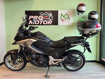 Honda NC 750 X + bauletto post. e piastre lat.