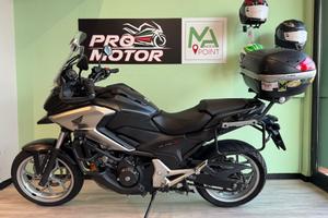 Honda NC 750 X + bauletto post. e piastre lat.