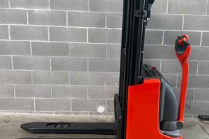 Stoccatore Linde 10 quintali #099