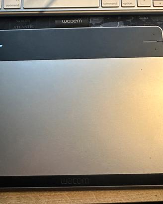 Wacom Intuos pen & touch small CTH-480 + Wireless