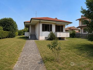 VILLA SINGOLA A SEREGNO