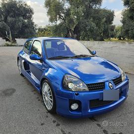 Renault Clio V6 Phase 2 Iliad blue