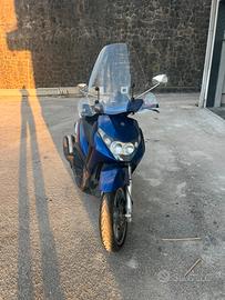 Piaggio Bevrly 400
