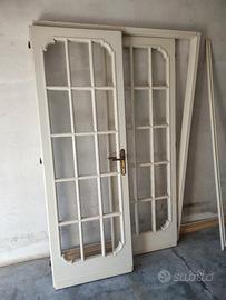 Porta in legno a vetri bianca vintage 