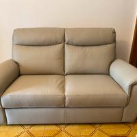 Divano in pelle due posti nuovo Poltronesofà