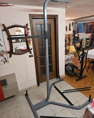 Palestra con sacco da box