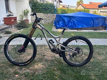 Commencal v 4