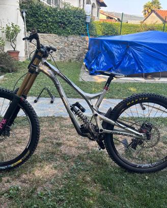 Commencal v 4