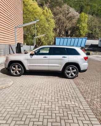 Jeep Grand Cherokee Overland 3.0CRD - Full.