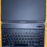 Cover + Tastiera iPad 11 (2025) (2 pezzi)