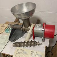 Trita pomodori elettrico per passata