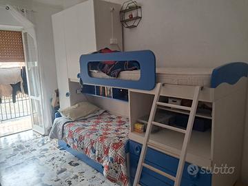 cameretta con 3 letti..mobilia  di qualita'