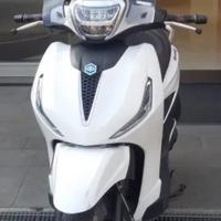 PIAGGIO BEVERLY 300 HPE (2021)