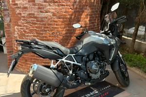 Suzuki v-strom SE 800