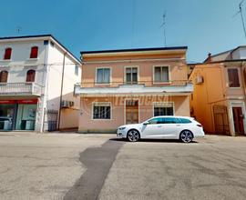 CASA INDIPENDENTE CON BALCONE E GARAGE