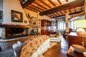 Porzione di casa su due livelli con ingresso indip