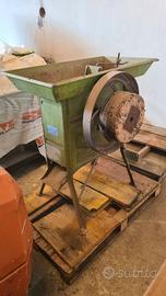 Macchina sgranapannocchie manuale Ceccato d'epoca
