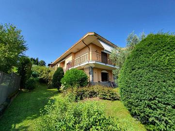 VILLA SINGOLA A BESANA IN BRIANZA