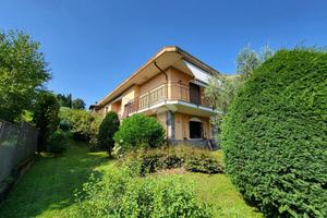 VILLA SINGOLA A BESANA IN BRIANZA