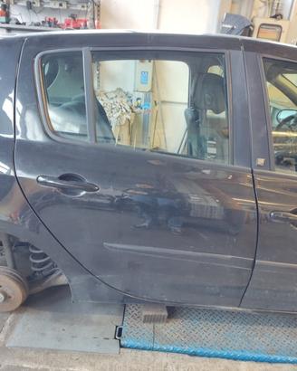 Porta posteriore dx RENAULT CLIO del 2011