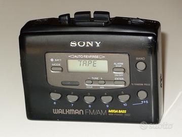 Walkman Sony WM-FX403 con radio digitale e sveglia