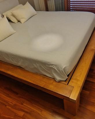  letto matrimoniale in legno massello + rete