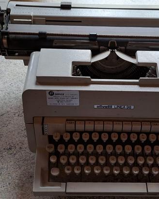 Macchina per scrivere Olivetti Linea 98