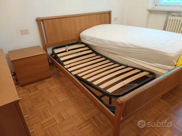 Letto matrimoniale a doghe armadio comodini!