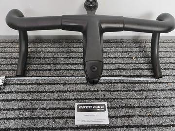 Manubrio BMC Cockpit ICS Carbon Aero nero 420 mm