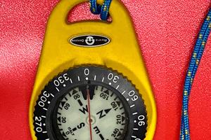 Bussola portatile Riviera Orion giallo