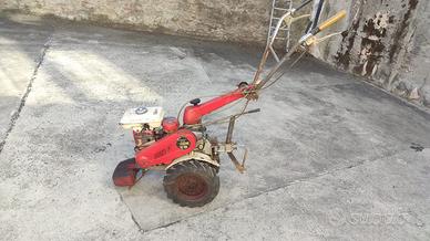 Honda motocoltivatore 2 aratri, 1 fresa e 2 gomme