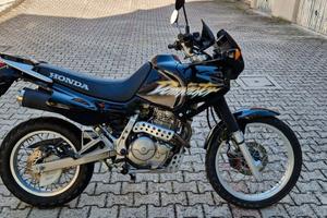 Honda Dominator RD08