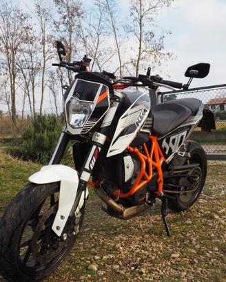 KTM Duke 690 patente A2