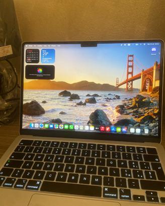 MacBook Air 13 m3 16g  batteria 98