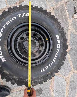 gomme con cerchio suzuki samurai