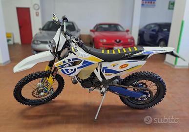 HUSQVARNA TE 125 .
