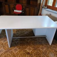 scrivania ufficio bianca