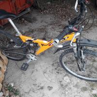 Bicicletta Mountain bike Atala n.24