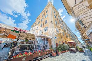 NEL CUORE AUTENTICO DI ROMA - CAMPO DE' FIORI