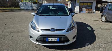 Ford fiesta 1.2 16 v benzina neopatentati