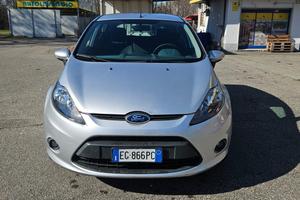 Ford fiesta 1.2 16 v benzina neopatentati