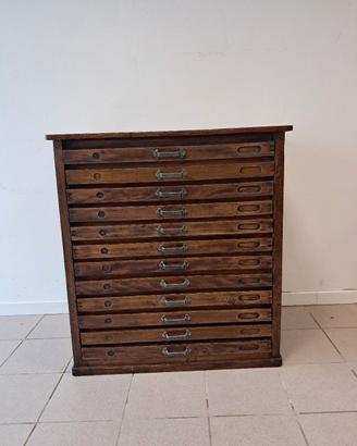 Vecchia cassettiera da tipografia 