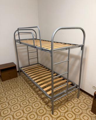 Letto a castello in metallo