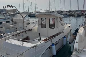 BARCA ARVOR 215