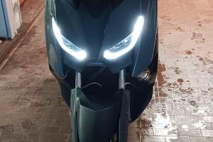Yamaha X-Max 125 TECH MAX Guidabile a 16 anni