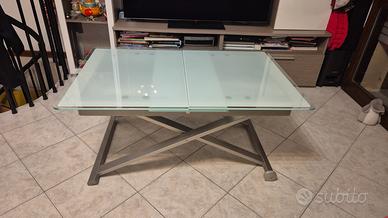 tavolo sia basso e  normale regolabile allungabile