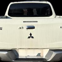 RICAMBI MITSUBISHI L200 COLORE BIANCO