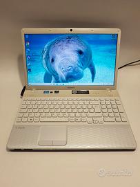 Sony Vaio VPCEH2Q1E - i5-2430M - GeForce - SSD